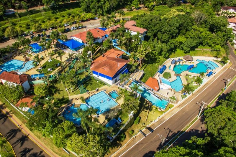 Vista aérea do Parque Termas de Piratuba, em frente ao Hotel Rouxinol